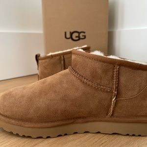 Ugg Ultra Mini Boots in Chestnut Size 9 NWT